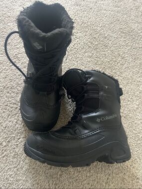 Columbia Kids Black Insulated Snow Boots